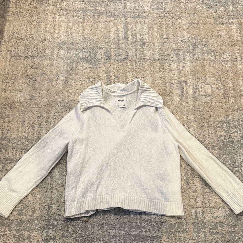 Abercrombie & Fitch White V-Neck Sweater